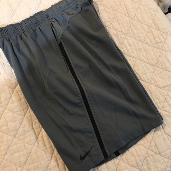 🏃NIKE Athletic Shorts - Picture 2 of 6